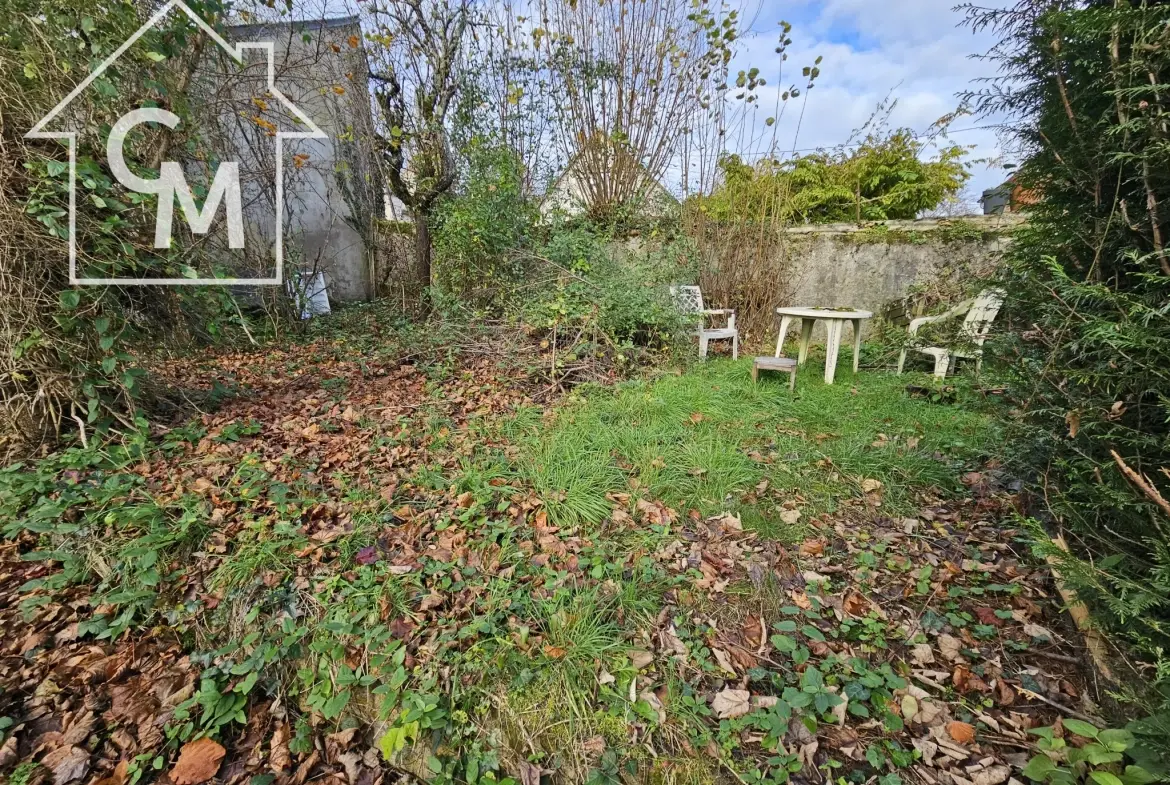 Maison 2 niveaux avec jardin, garage à La Châtre 36400 