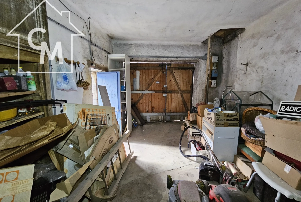 Maison 2 niveaux avec jardin, garage à La Châtre 36400 