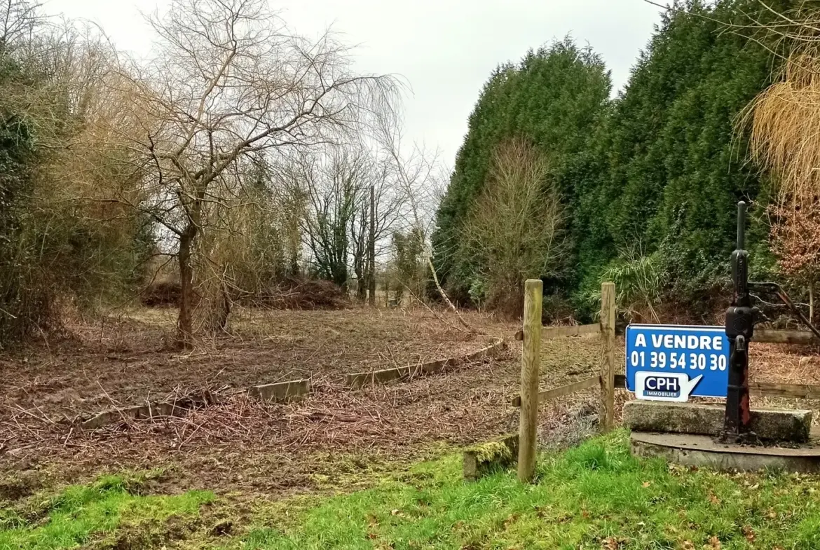 Terrain constructible de 1845 m² à Familly - Calme et campagne en Normandie 