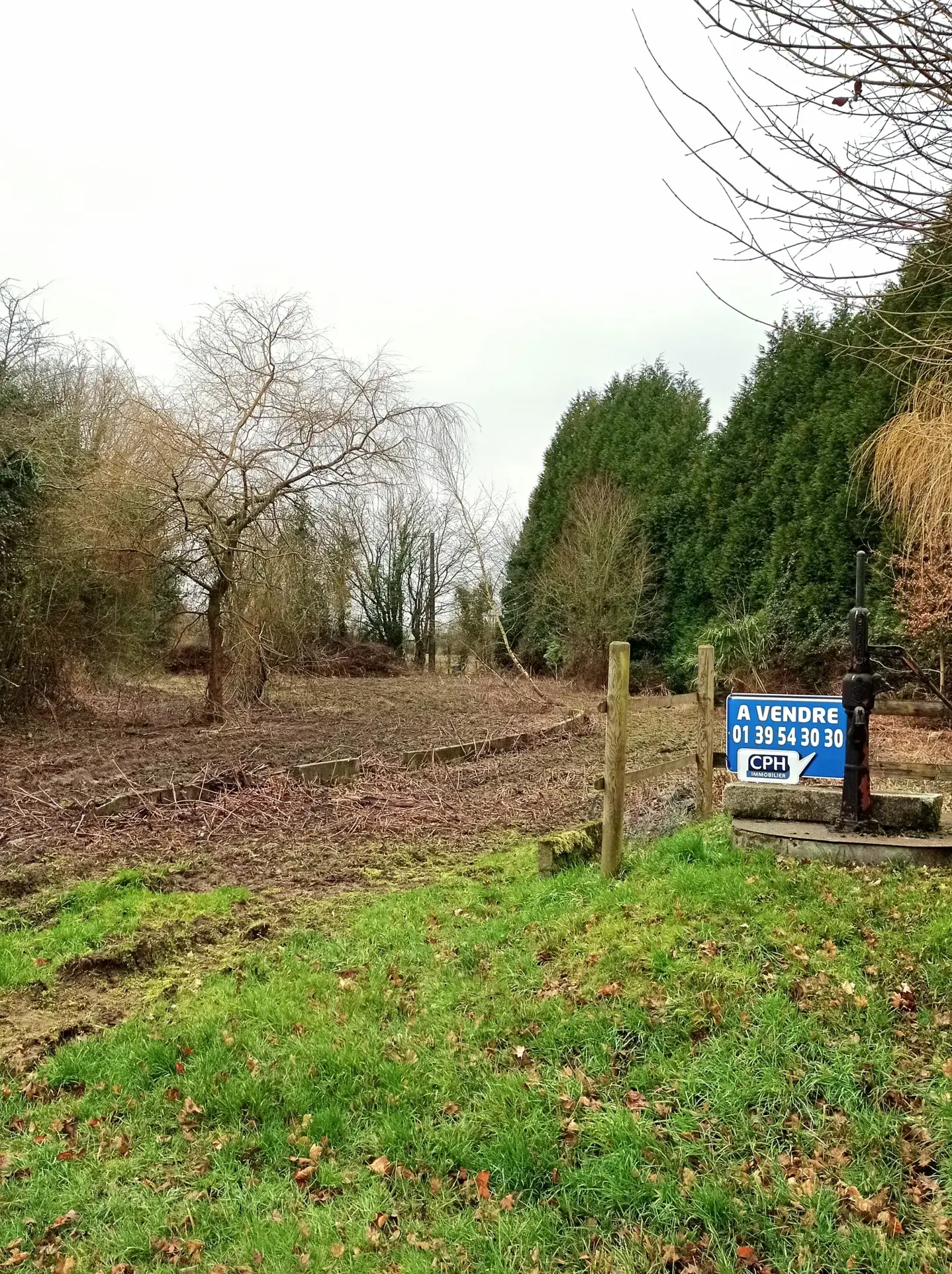 Terrain constructible de 1845 m² à Familly - Calme et campagne en Normandie 