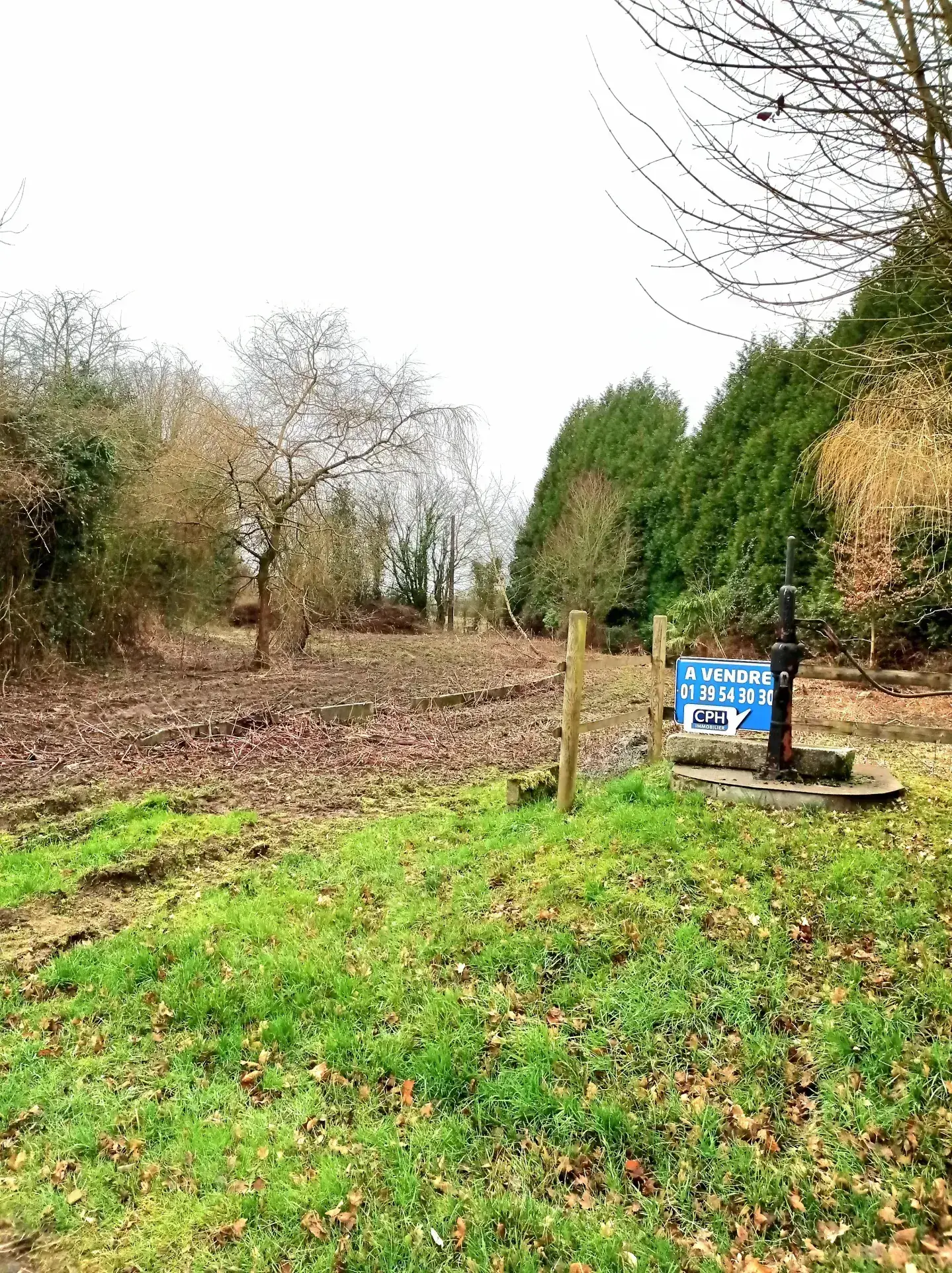 Terrain constructible de 1845 m² à Familly - Calme et campagne en Normandie 