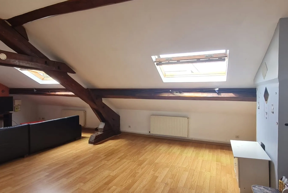Investissez dans un appartement T4 au centre du Chambon Feugerolles avec forte rentabilité 