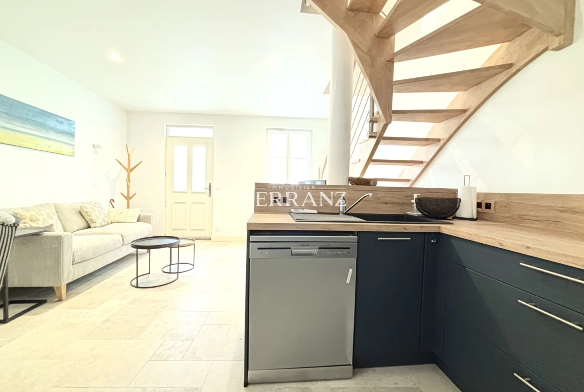 Maison rénovée de 49,56 m² au cœur de Libourne - Emplacement idéal 
