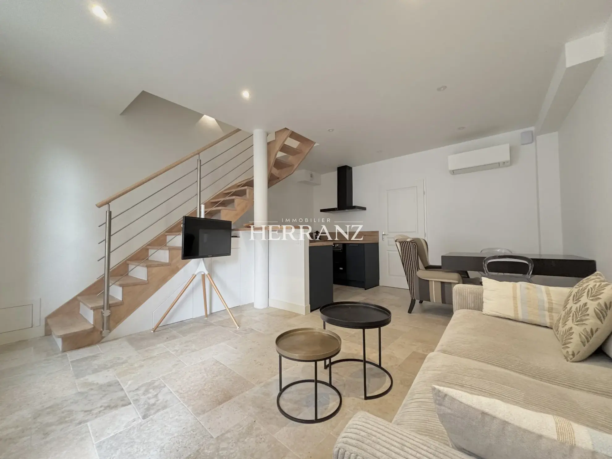 Maison rénovée de 49,56 m² au cœur de Libourne - Emplacement idéal 