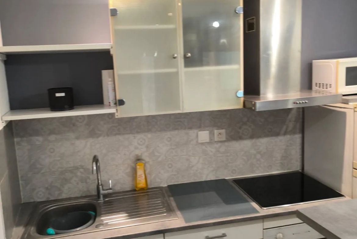 Studio rénové de 26 m² à Vias au cœur de la ville 