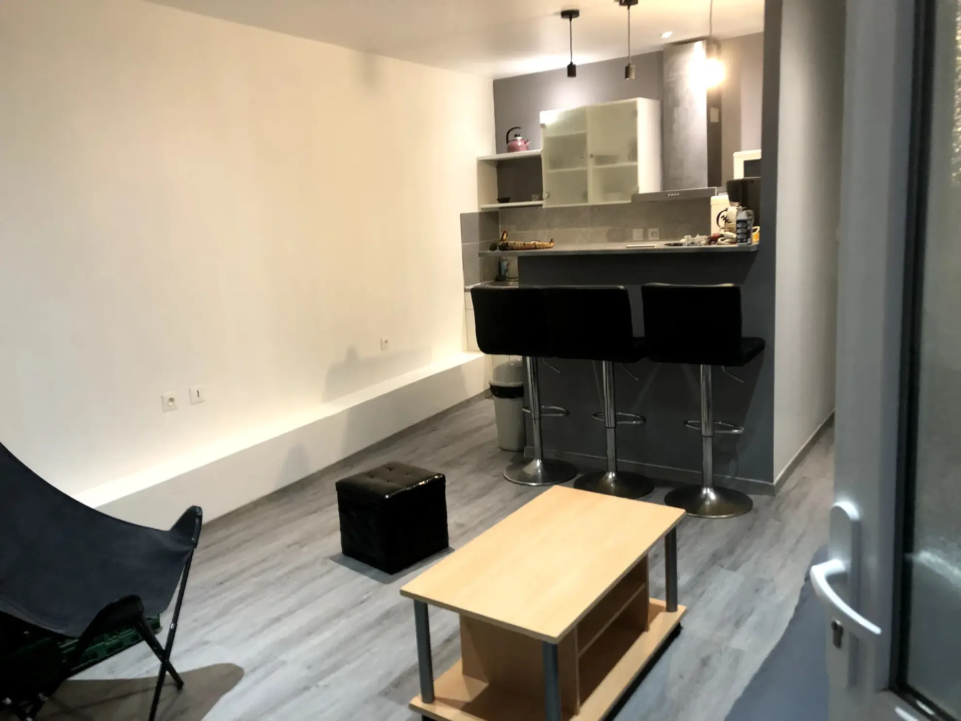 Studio rénové de 26 m² à Vias au cœur de la ville 
