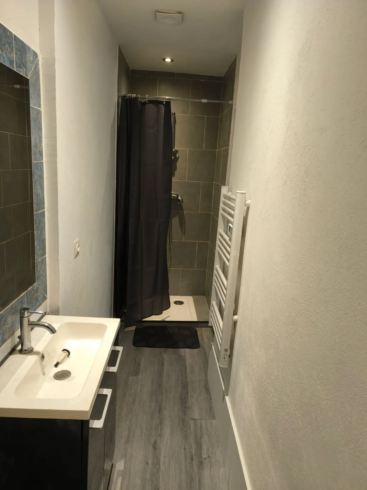 Studio rénové de 26 m² à Vias au cœur de la ville 