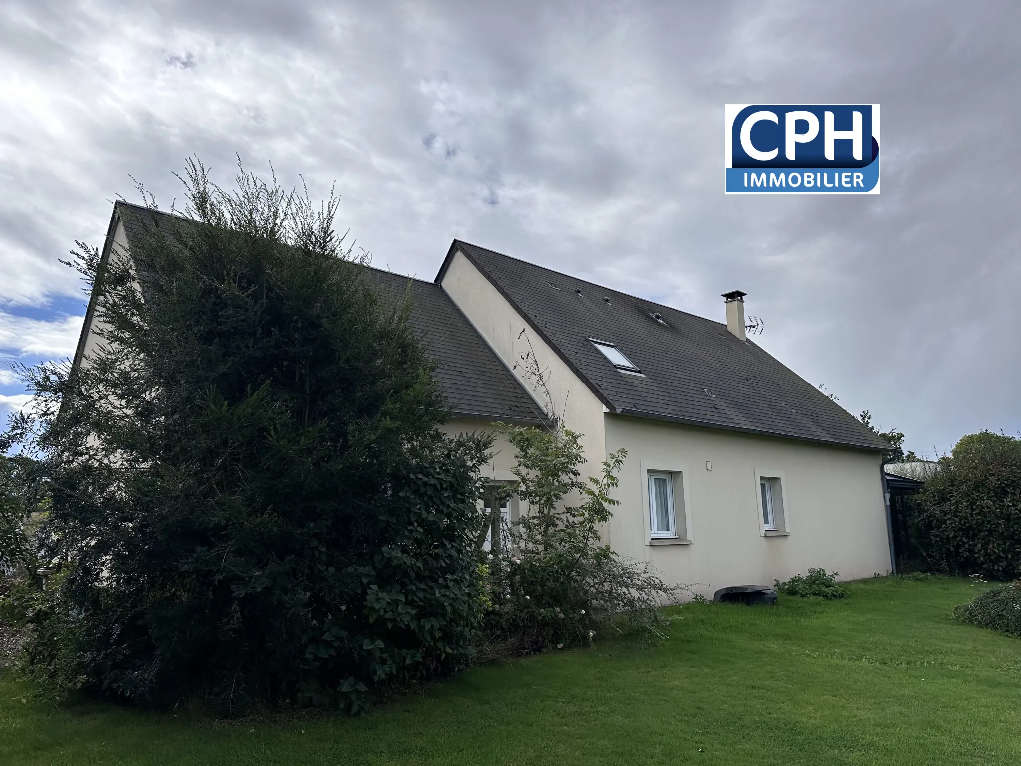 Villers Bocage : Belle maison familiale avec terrasse et grand terrain de 1450 m² 