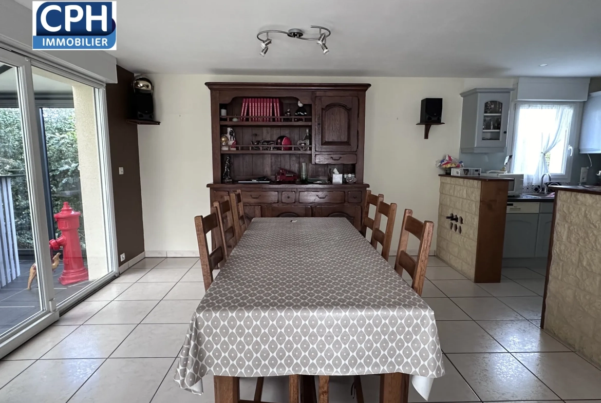 Villers Bocage : Belle maison familiale avec terrasse et grand terrain de 1450 m² 