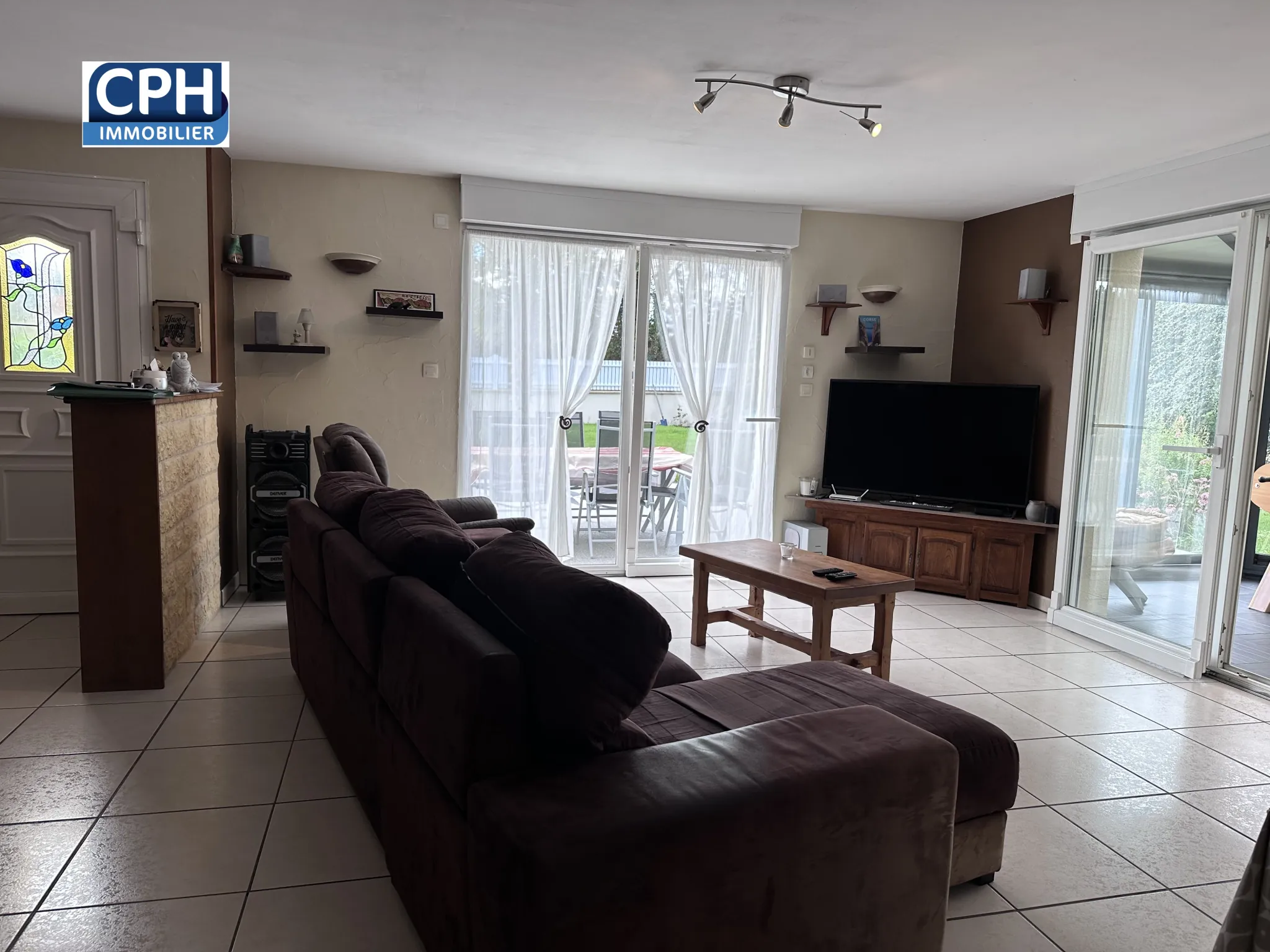 Villers Bocage : Belle maison familiale avec terrasse et grand terrain de 1450 m² 