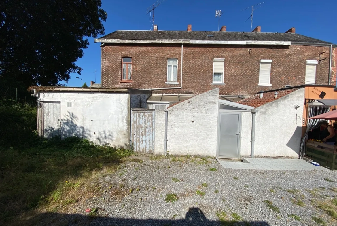 Maison en briques à Jeumont avec jardin et potentiel de rénovation 