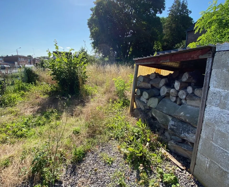 Maison en briques à Jeumont avec jardin et potentiel de rénovation 