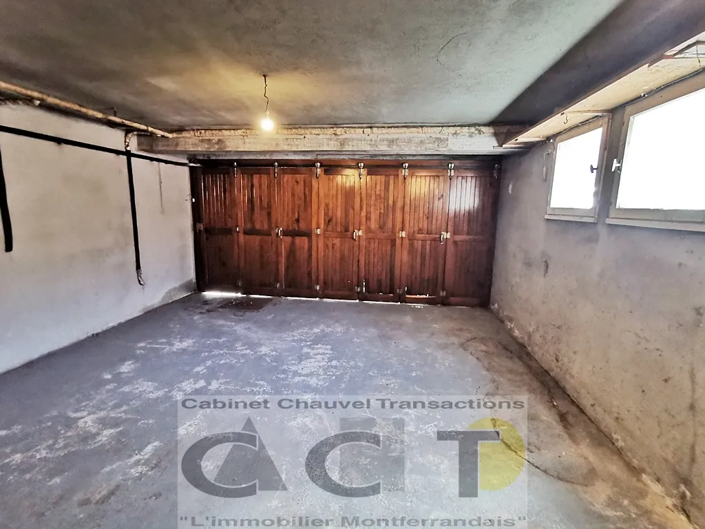 Maison de ville à rénover à Vieux Montferrand – 149 m², garage, terrasse, vente interactive 