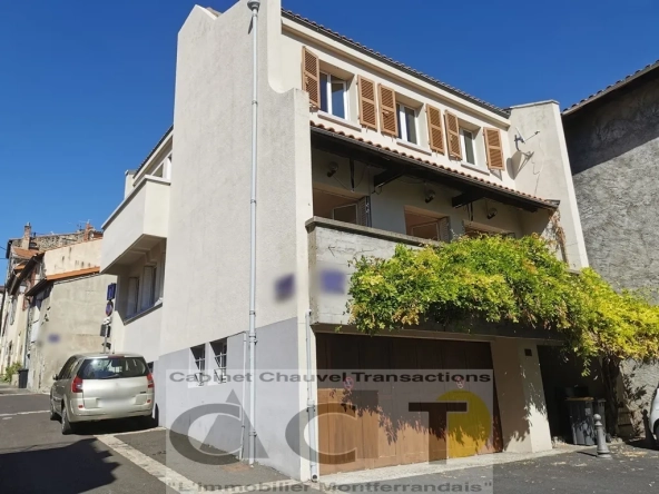 Maison de ville à rénover à Vieux Montferrand – 149 m², garage, terrasse, vente interactive