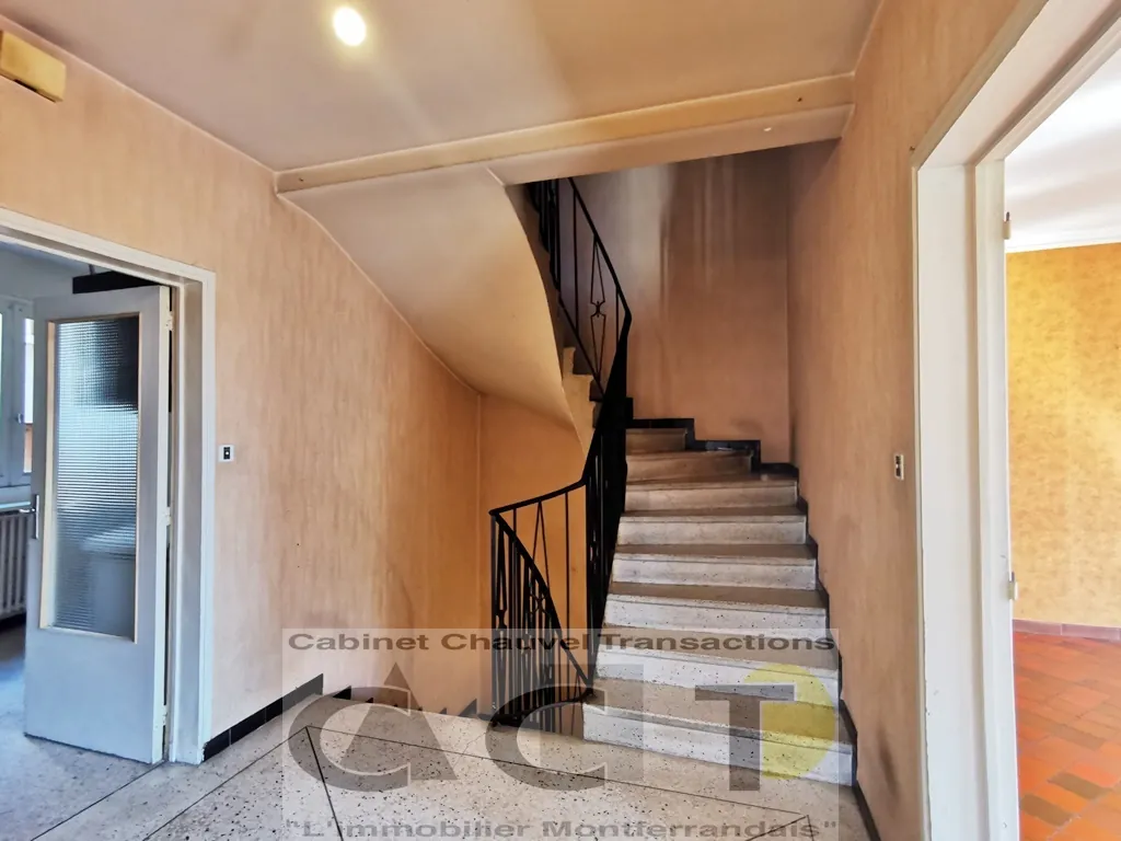 Maison de ville à rénover à Vieux Montferrand – 149 m², garage, terrasse, vente interactive 