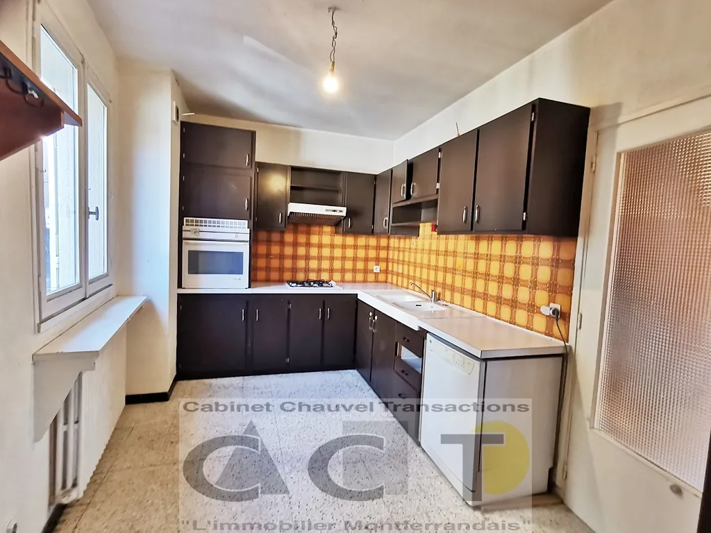 Maison de ville à rénover à Vieux Montferrand – 149 m², garage, terrasse, vente interactive 