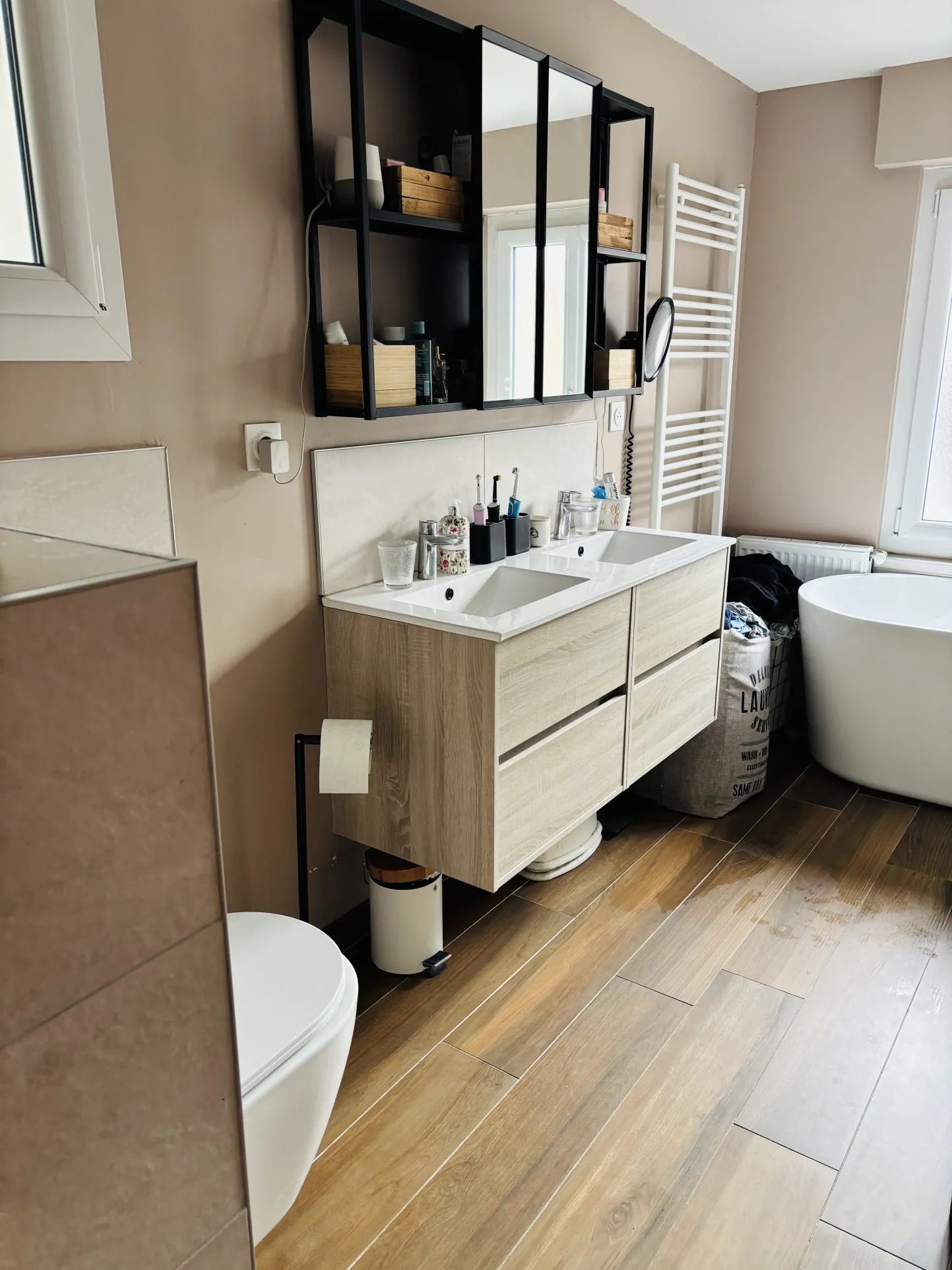 Magnifique maison rénovée à Saint-Quentin près des Champs-Élysées 