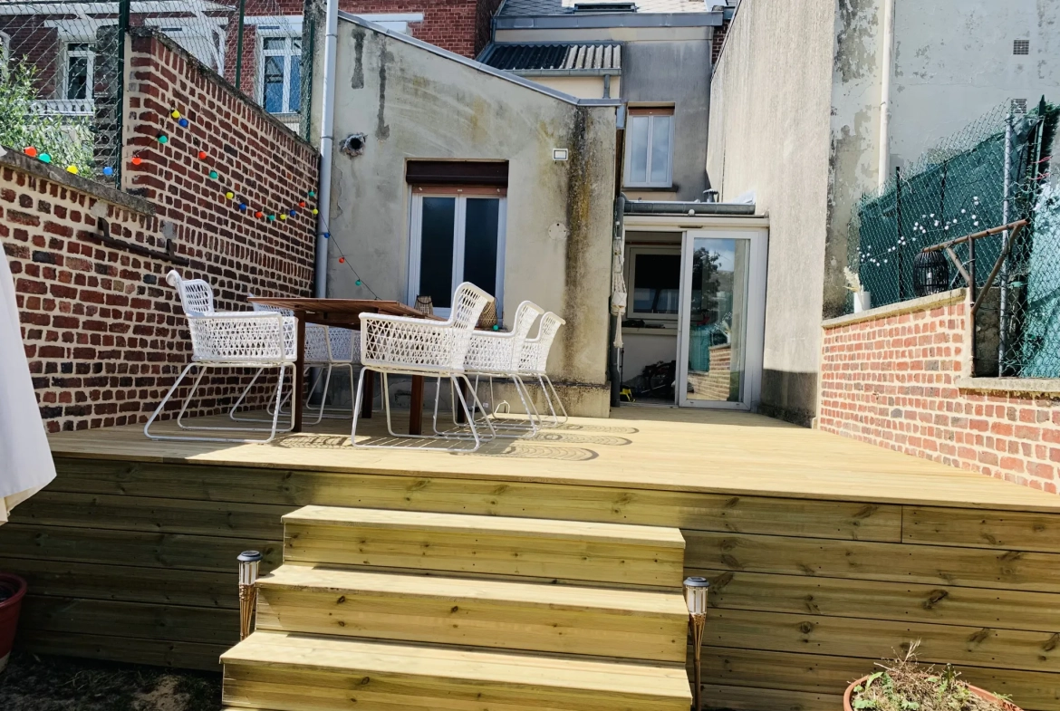 Magnifique maison rénovée à Saint-Quentin près des Champs-Élysées 