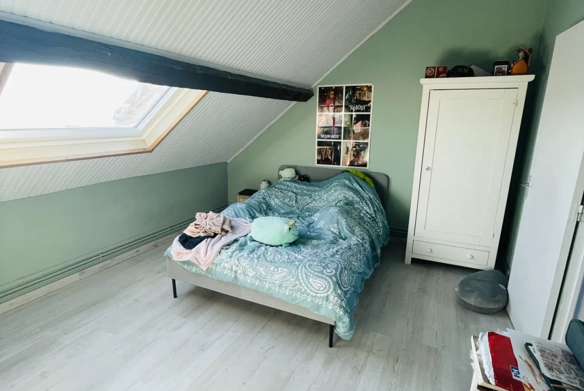 Magnifique maison rénovée à Saint-Quentin près des Champs-Élysées 