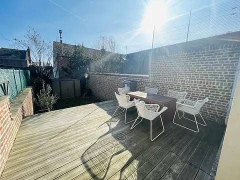 Magnifique maison rénovée à Saint-Quentin près des Champs-Élysées 