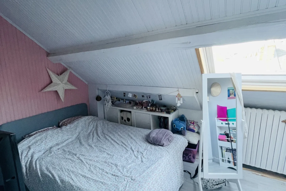 Magnifique maison rénovée à Saint-Quentin près des Champs-Élysées 