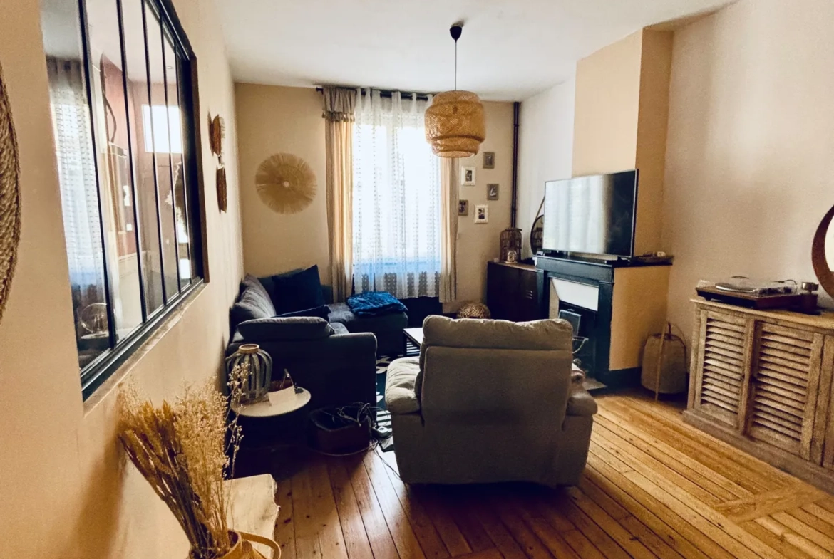 Magnifique maison rénovée à Saint-Quentin près des Champs-Élysées 