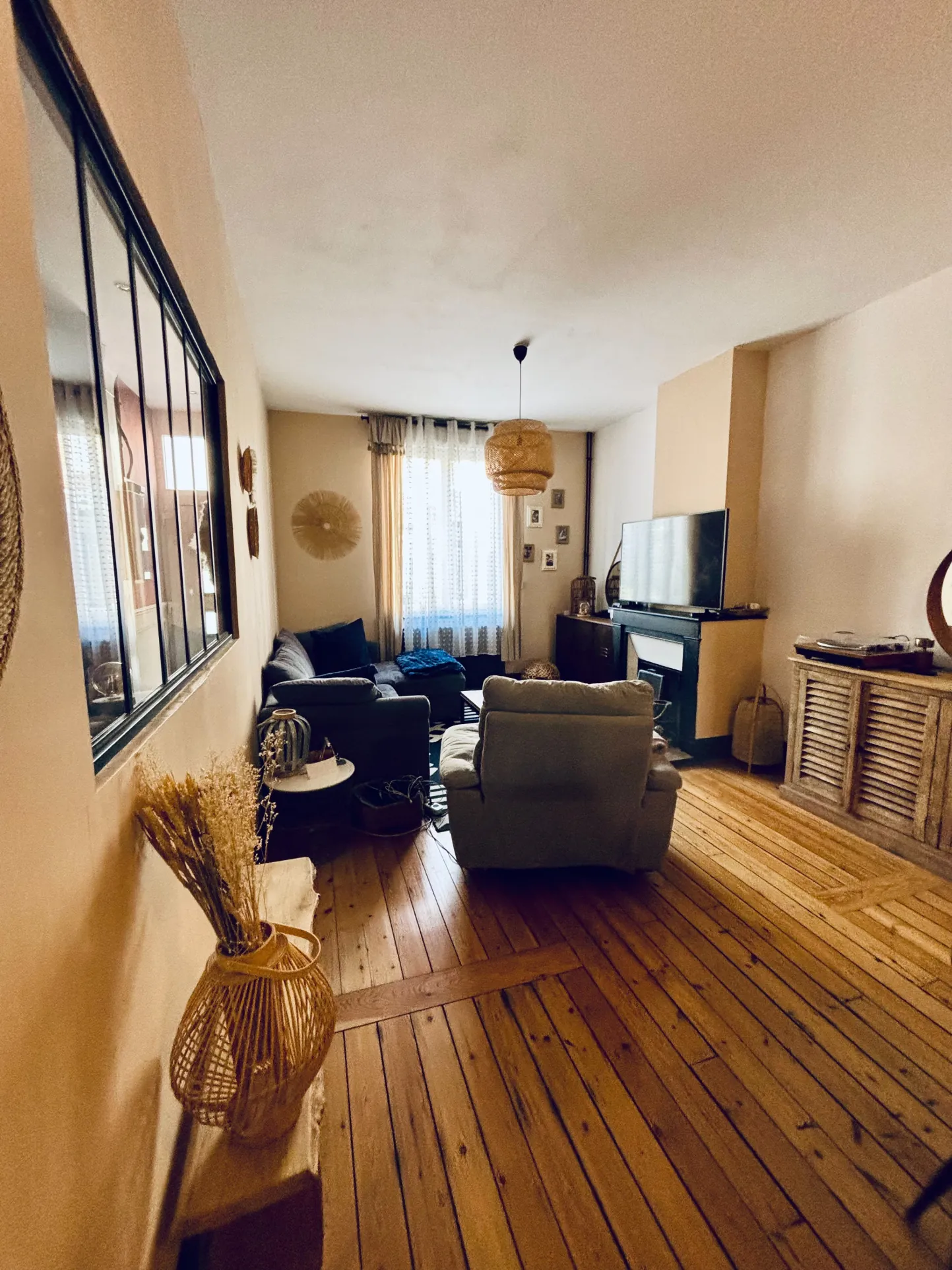 Magnifique maison rénovée à Saint-Quentin près des Champs-Élysées 