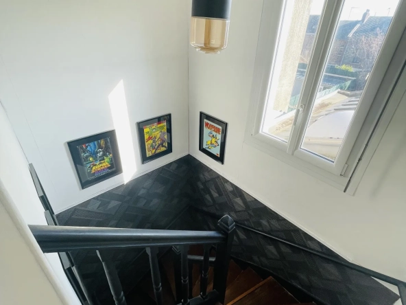 Superbe maison rénovée à Saint-Quentin de 120 m² avec jardin et parking 