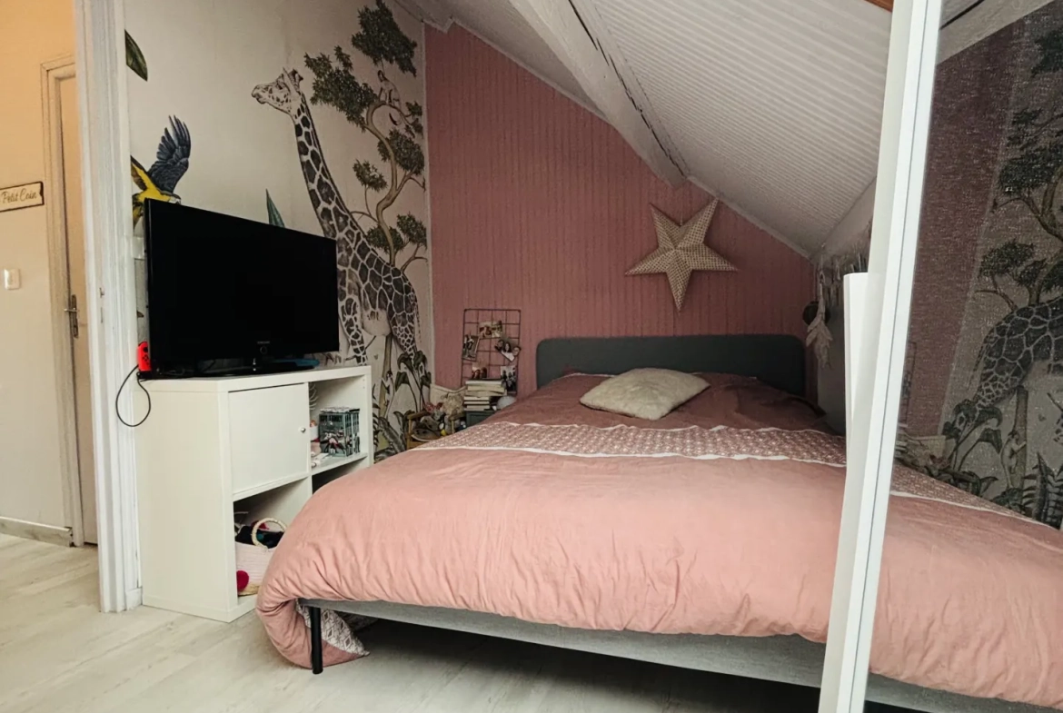 Magnifique maison rénovée à Saint-Quentin près des Champs-Élysées 