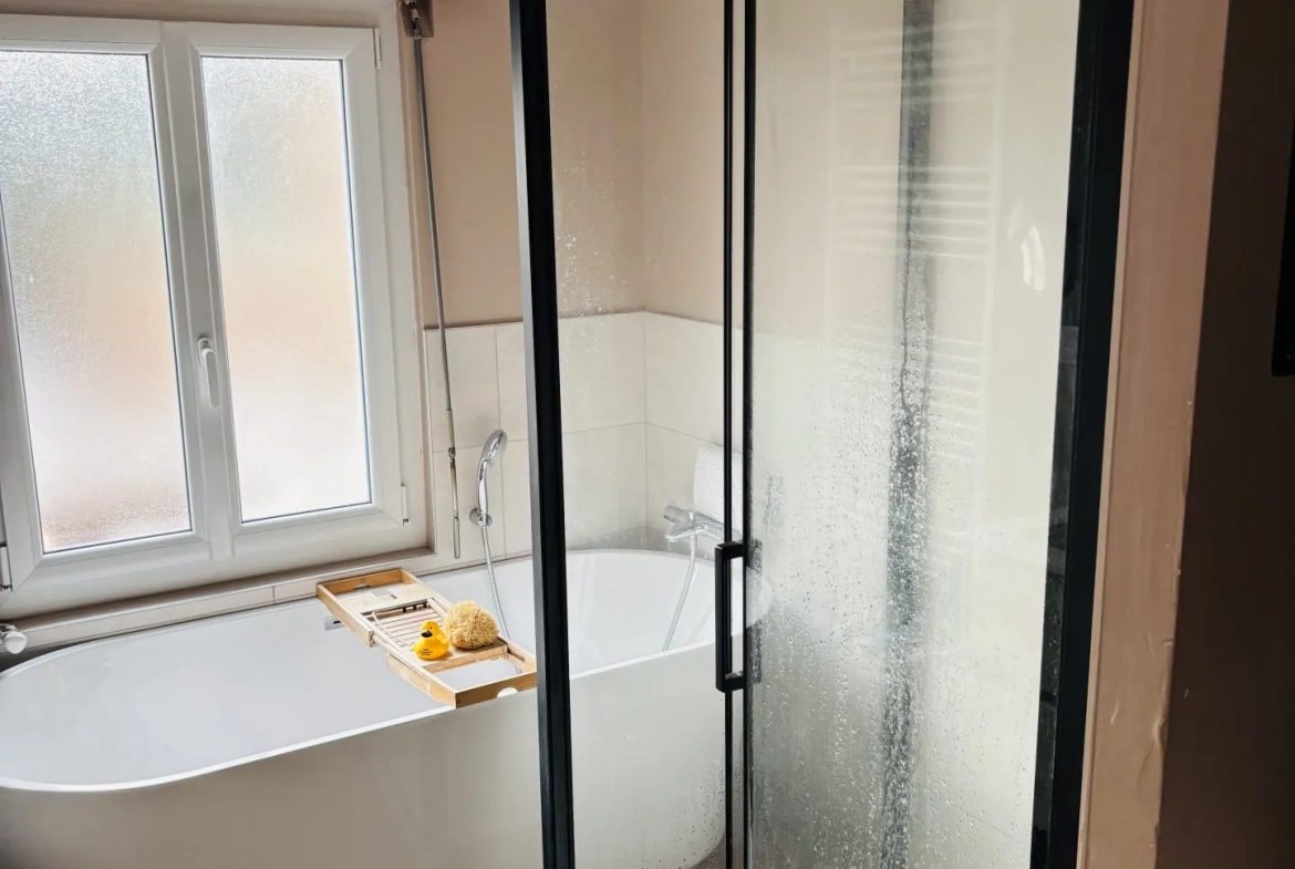 Magnifique maison rénovée à Saint-Quentin près des Champs-Élysées 