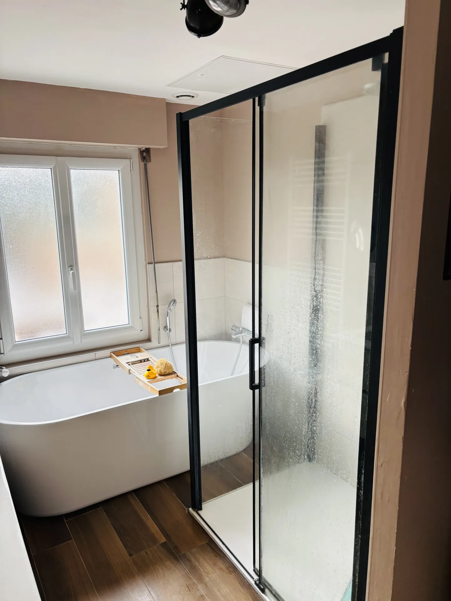 Magnifique maison rénovée à Saint-Quentin près des Champs-Élysées 