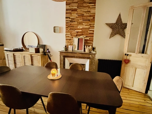 Superbe maison rénovée à Saint-Quentin de 120 m² avec jardin et parking 