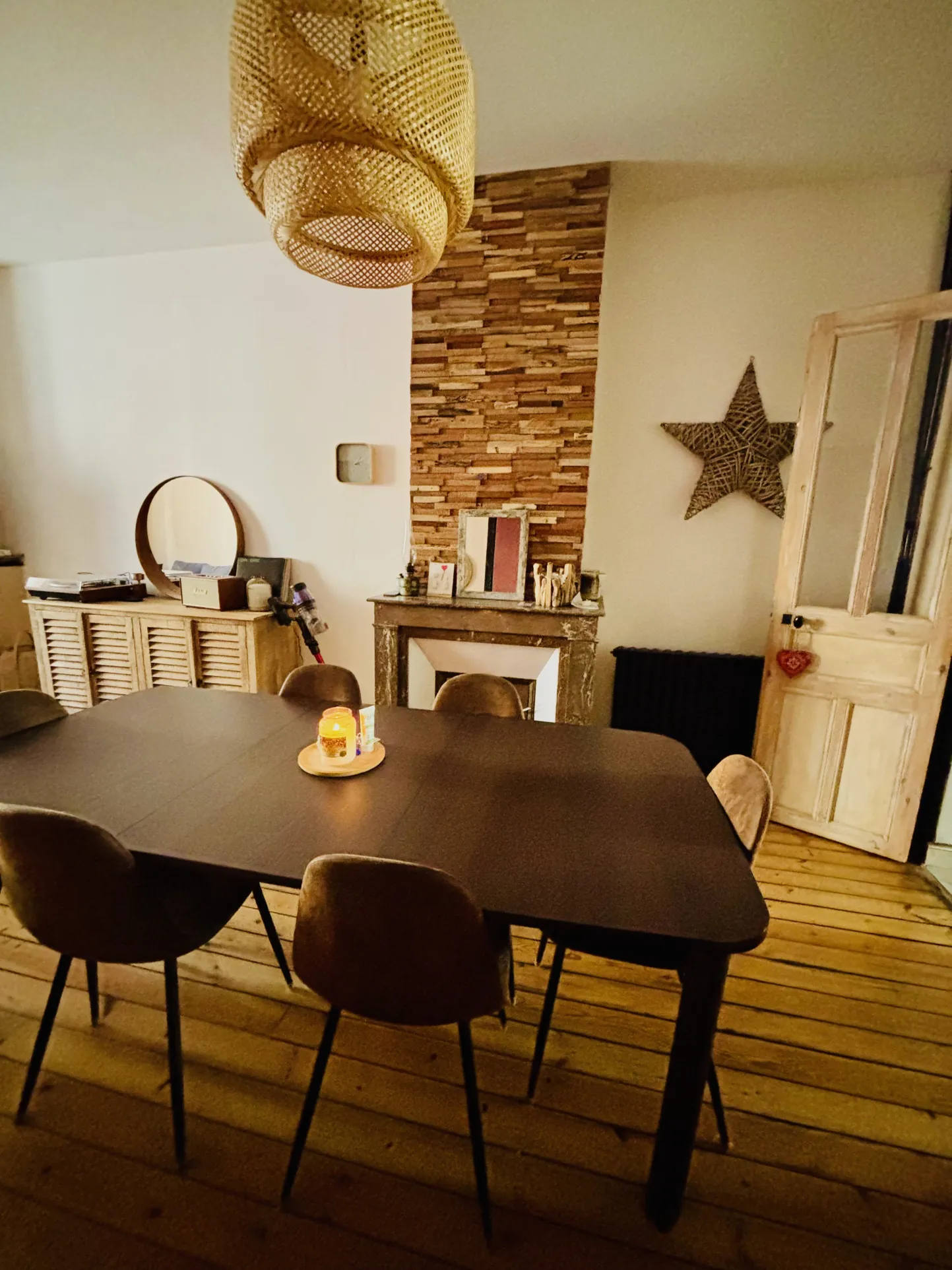 Magnifique maison rénovée à Saint-Quentin près des Champs-Élysées 