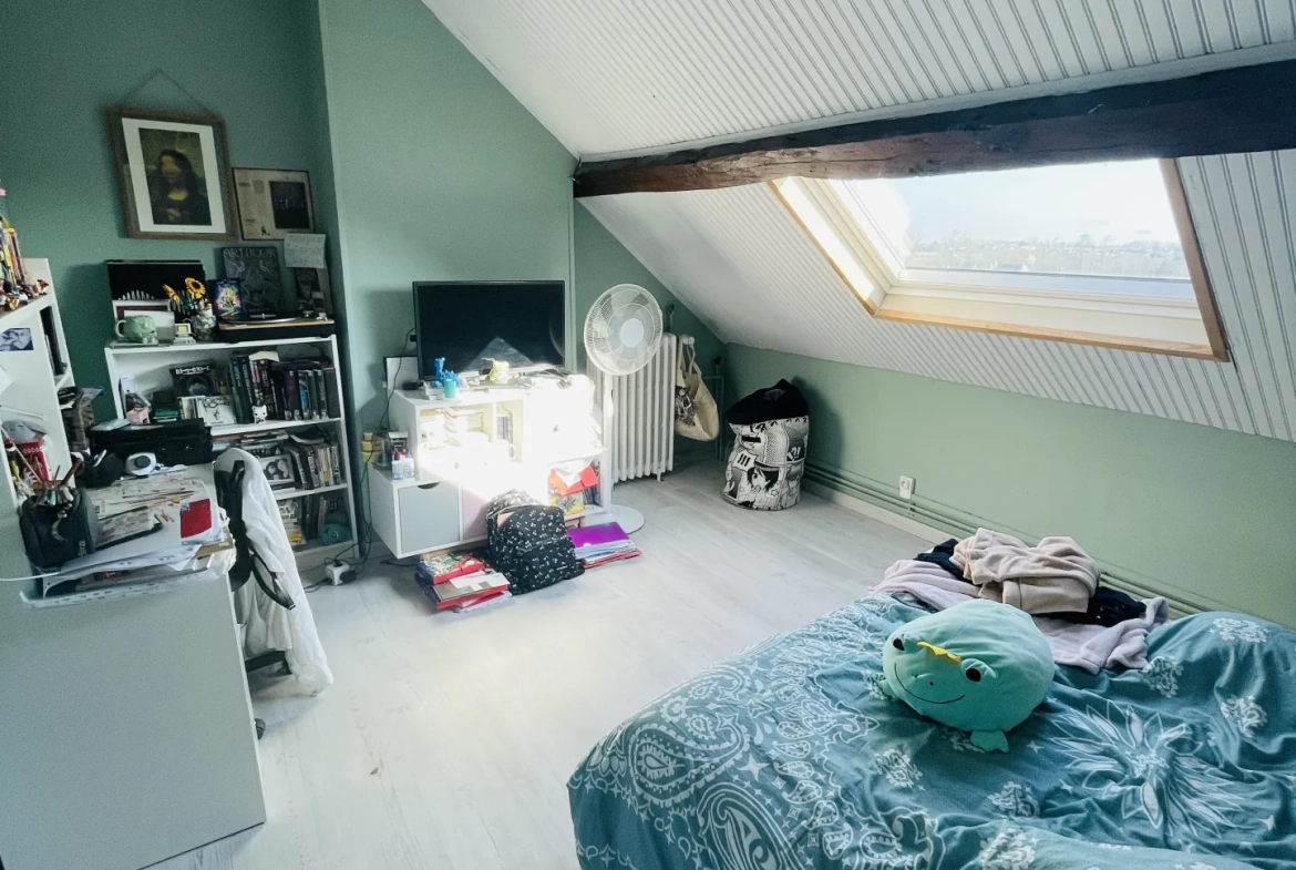 Magnifique maison rénovée à Saint-Quentin près des Champs-Élysées 