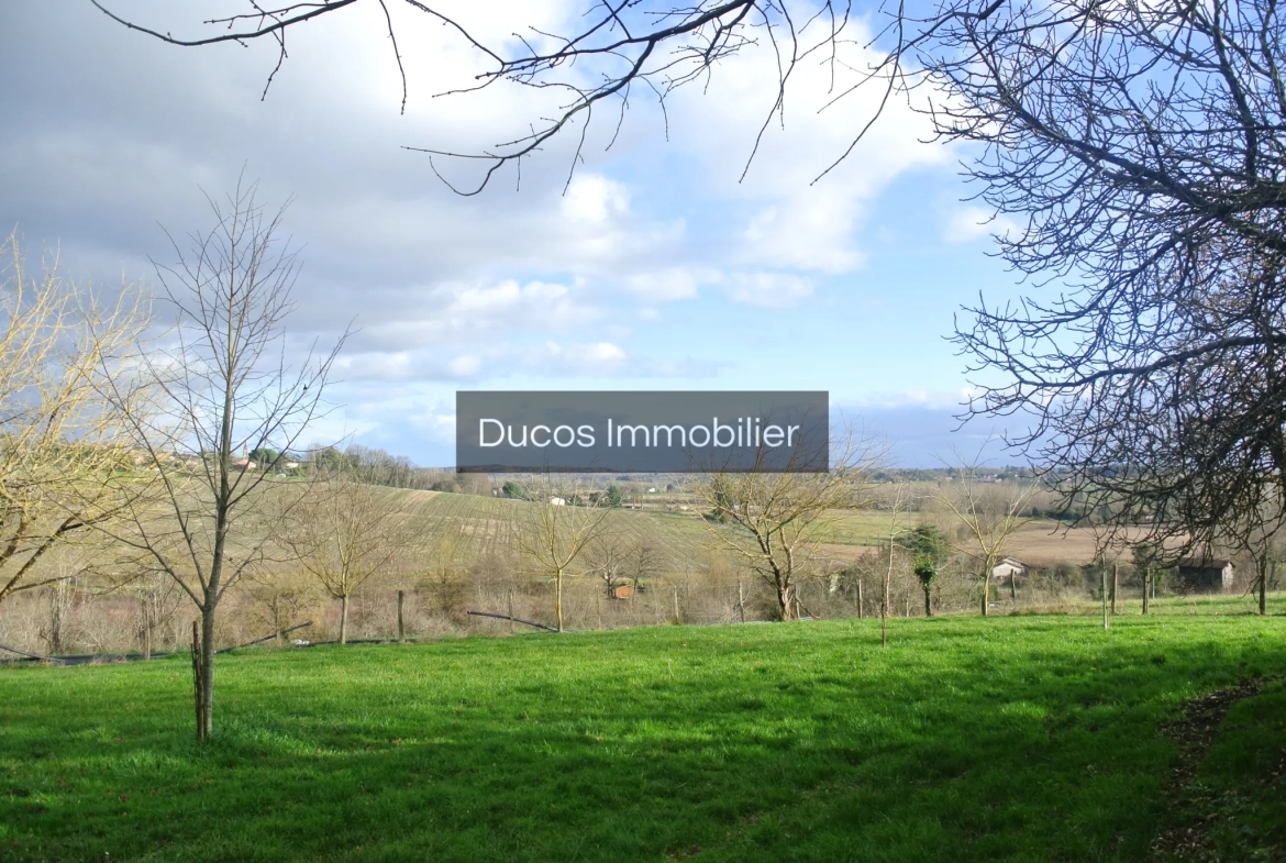 Grande grange en pierre à réhabiliter avec terrain de 3 hectares à Lot-et-Garonne 