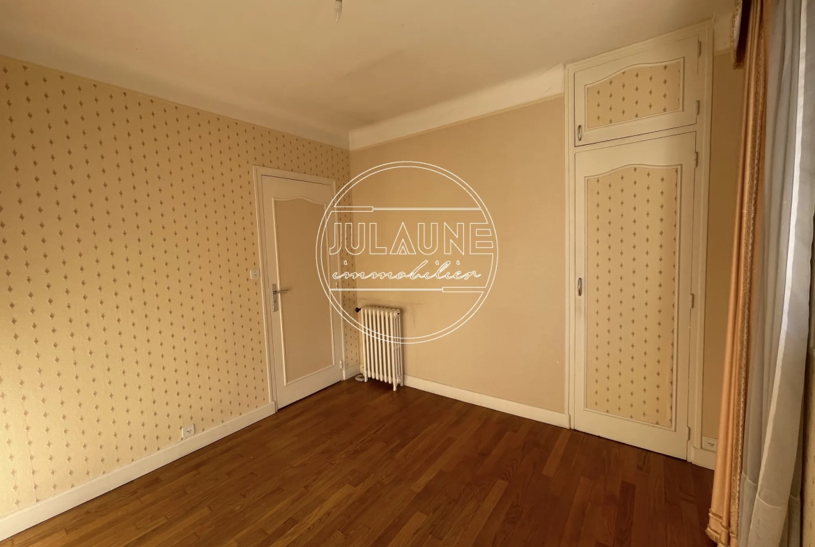 Maison de ville de 96 m² à Brive-la-Gaillarde - Opportunité à saisir en enchères 