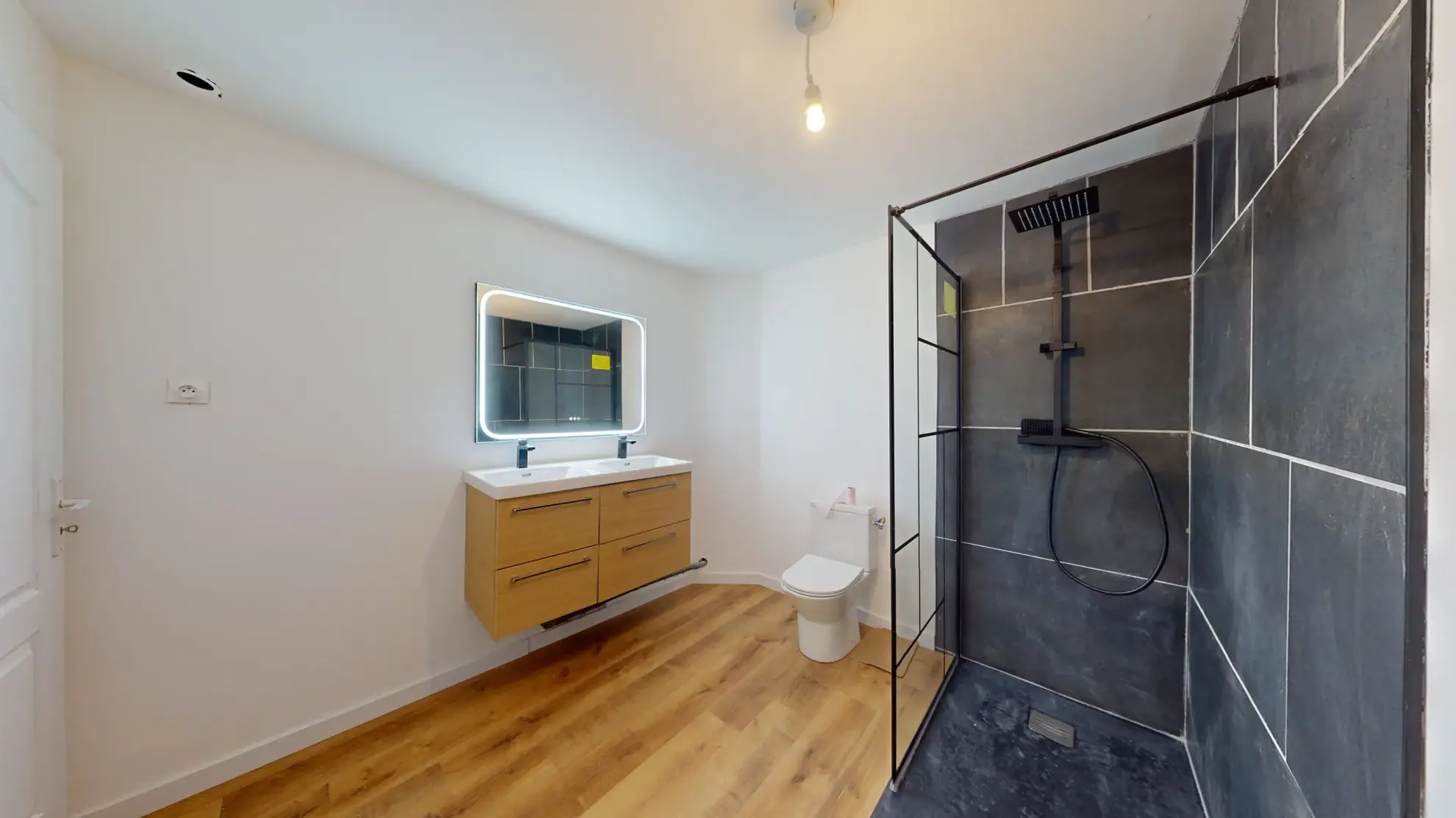 Maison 3 pièces rénovée de 74 m² à Montaigut-sur-Save proche commodités 