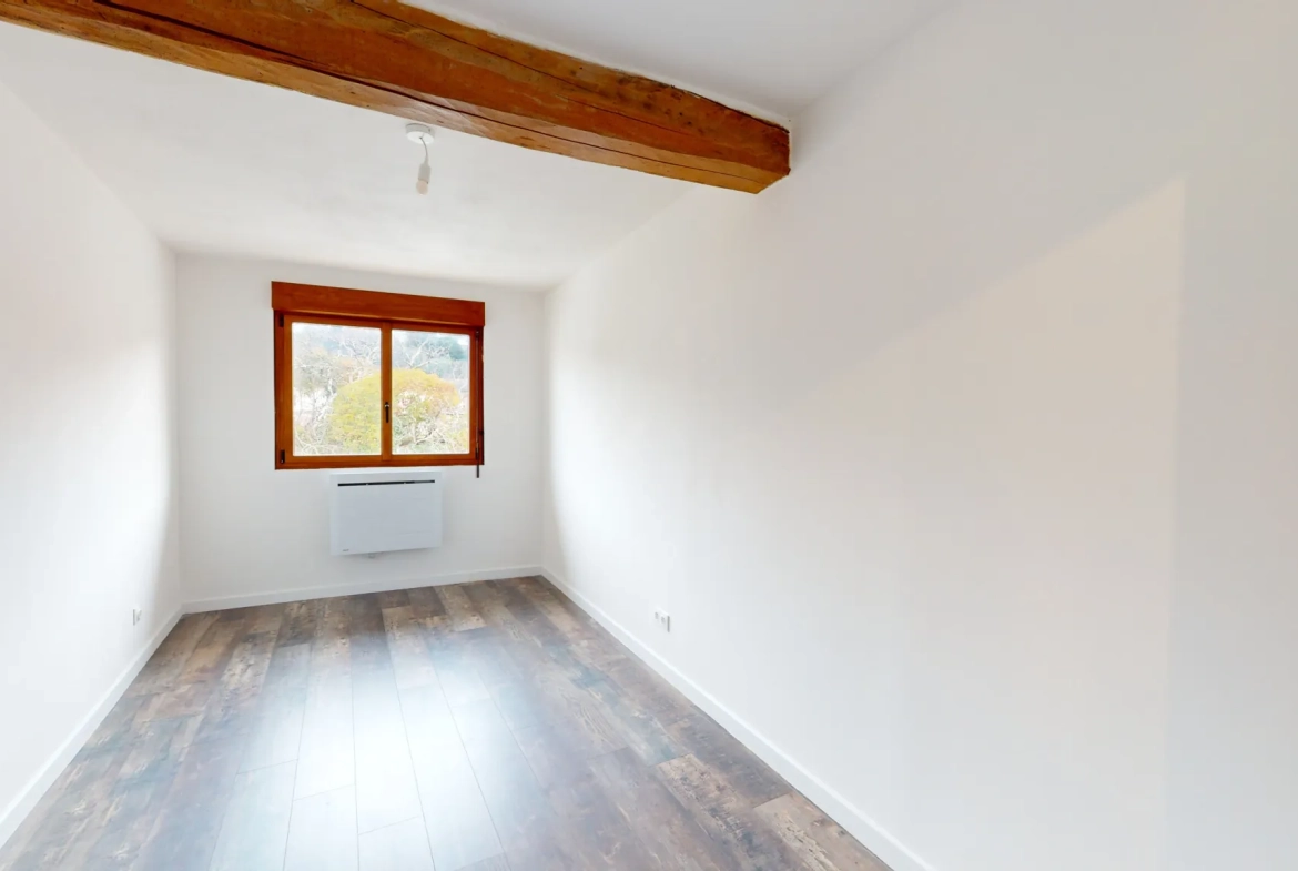 Maison 3 pièces rénovée de 74 m² à Montaigut-sur-Save proche commodités 