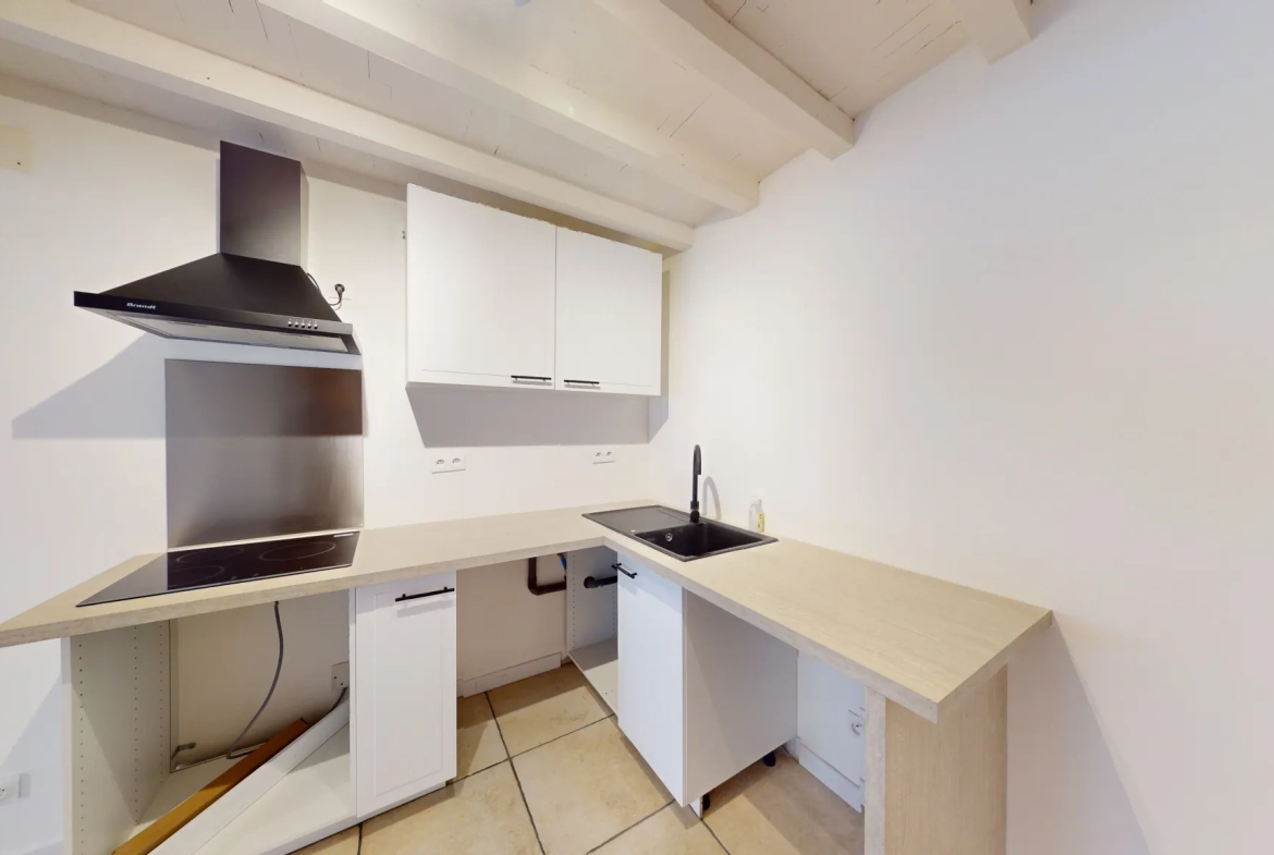 Maison 3 pièces rénovée de 74 m² à Montaigut-sur-Save proche commodités 