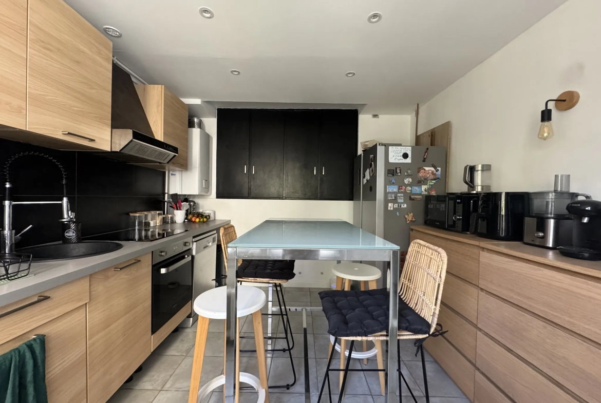 Maison rénovée avec cour à Nîmes Puech du Teil – 80 m², 2 chambres 