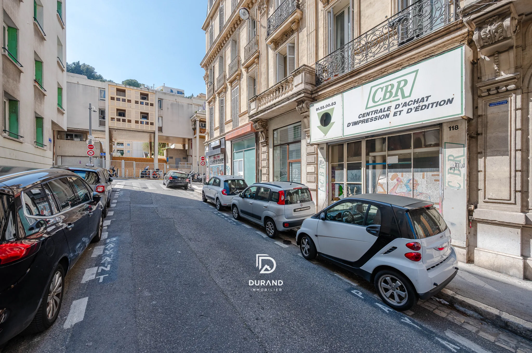 Local commercial en duplex de 55 m² à vendre dans le quartier Vauban à Marseille 