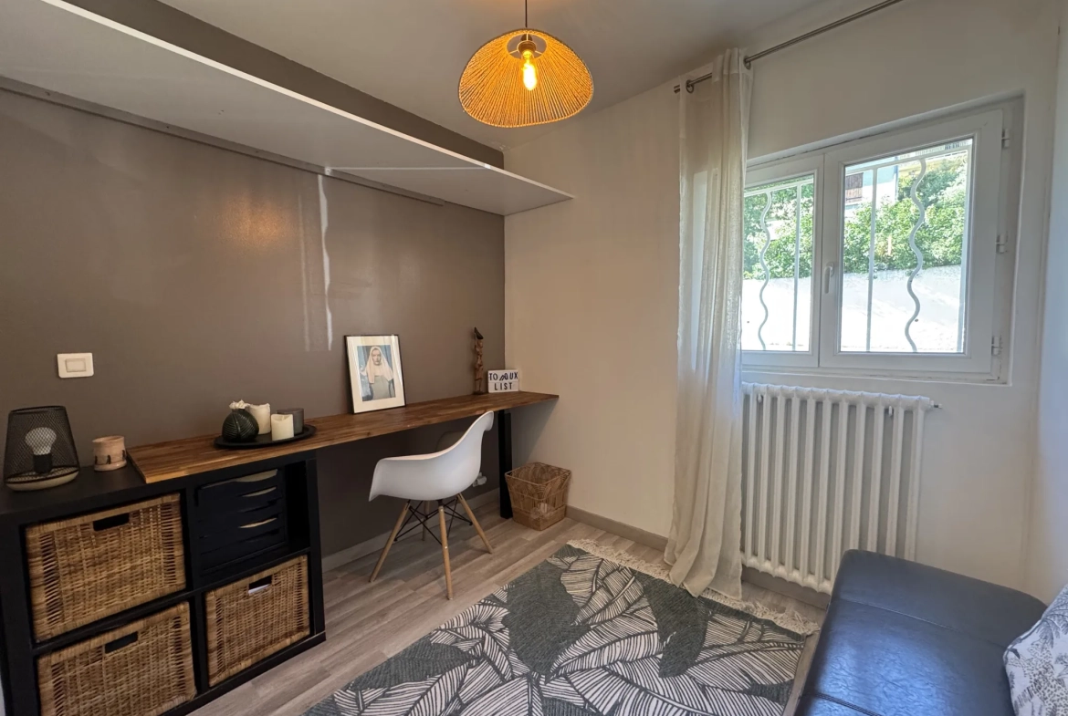 Maison rénovée avec cour à Nîmes Puech du Teil – 80 m², 2 chambres 