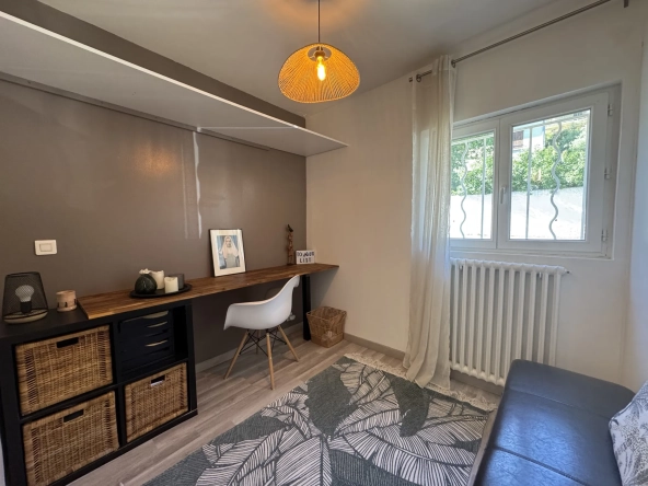 Maison rénovée avec cour à Nîmes Puech du Teil – 80 m², 2 chambres 