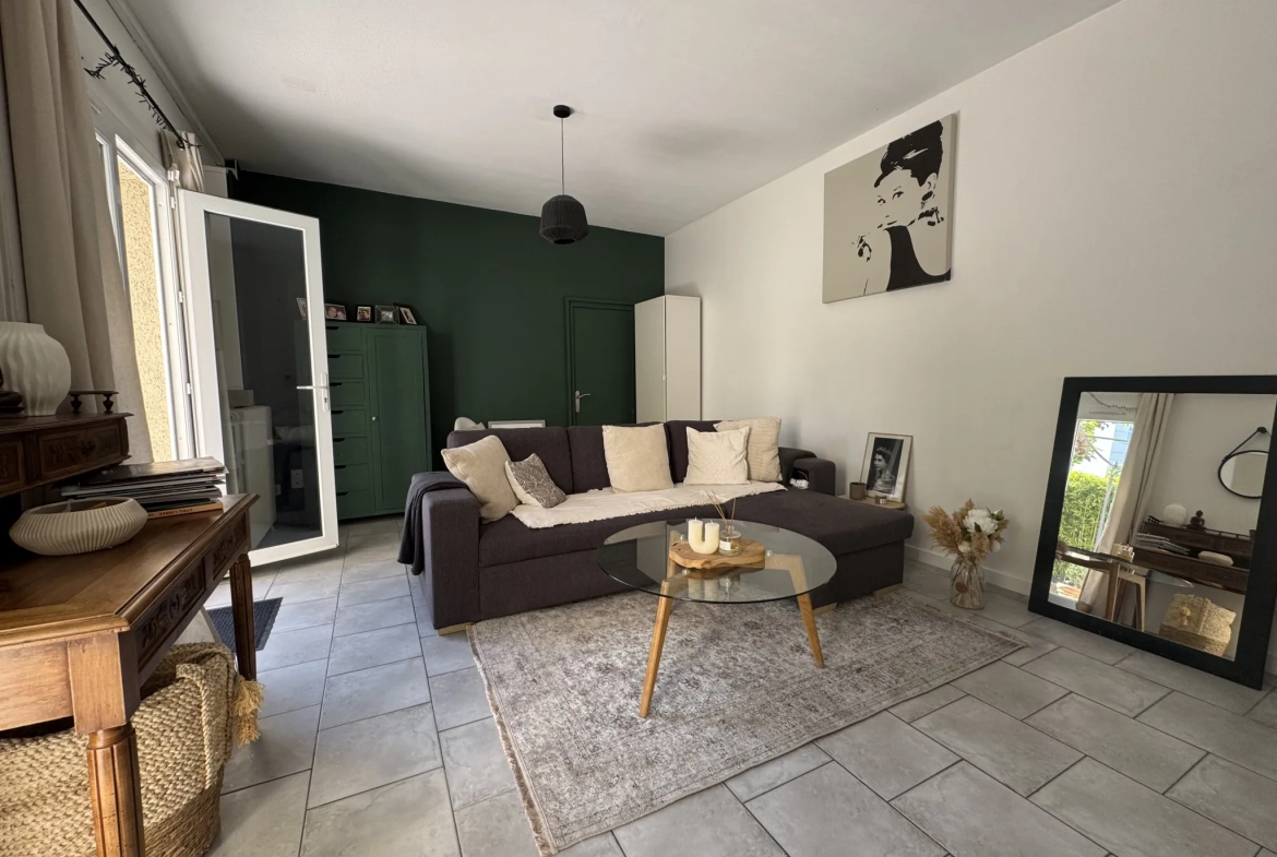 Maison rénovée avec cour à Nîmes Puech du Teil – 80 m², 2 chambres 