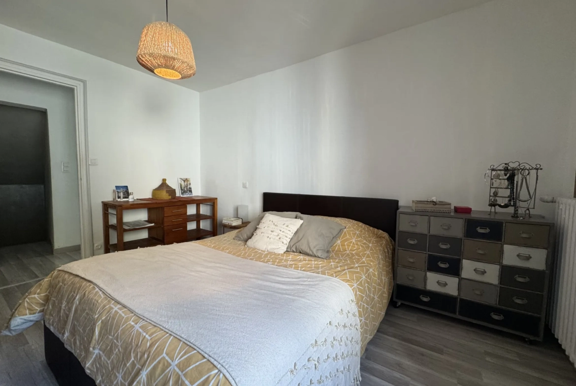 Maison rénovée avec cour à Nîmes Puech du Teil – 80 m², 2 chambres 