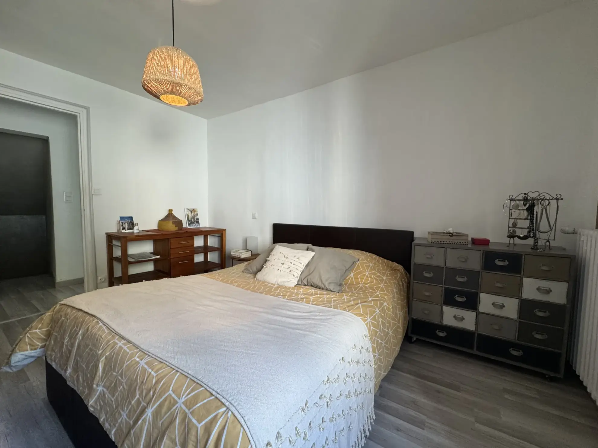 Maison rénovée avec cour à Nîmes Puech du Teil – 80 m², 2 chambres 
