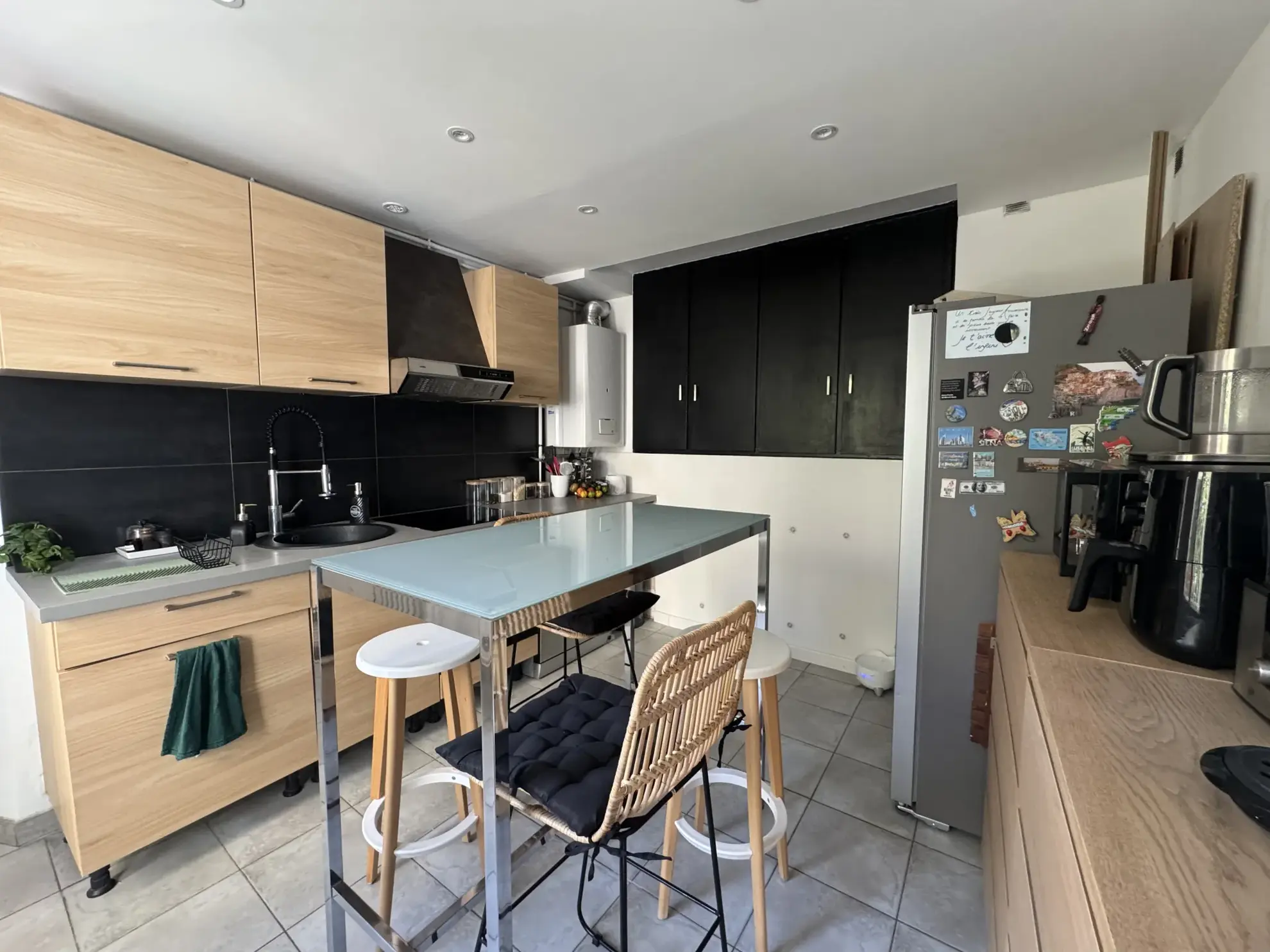 Maison rénovée avec cour à Nîmes Puech du Teil – 80 m², 2 chambres 