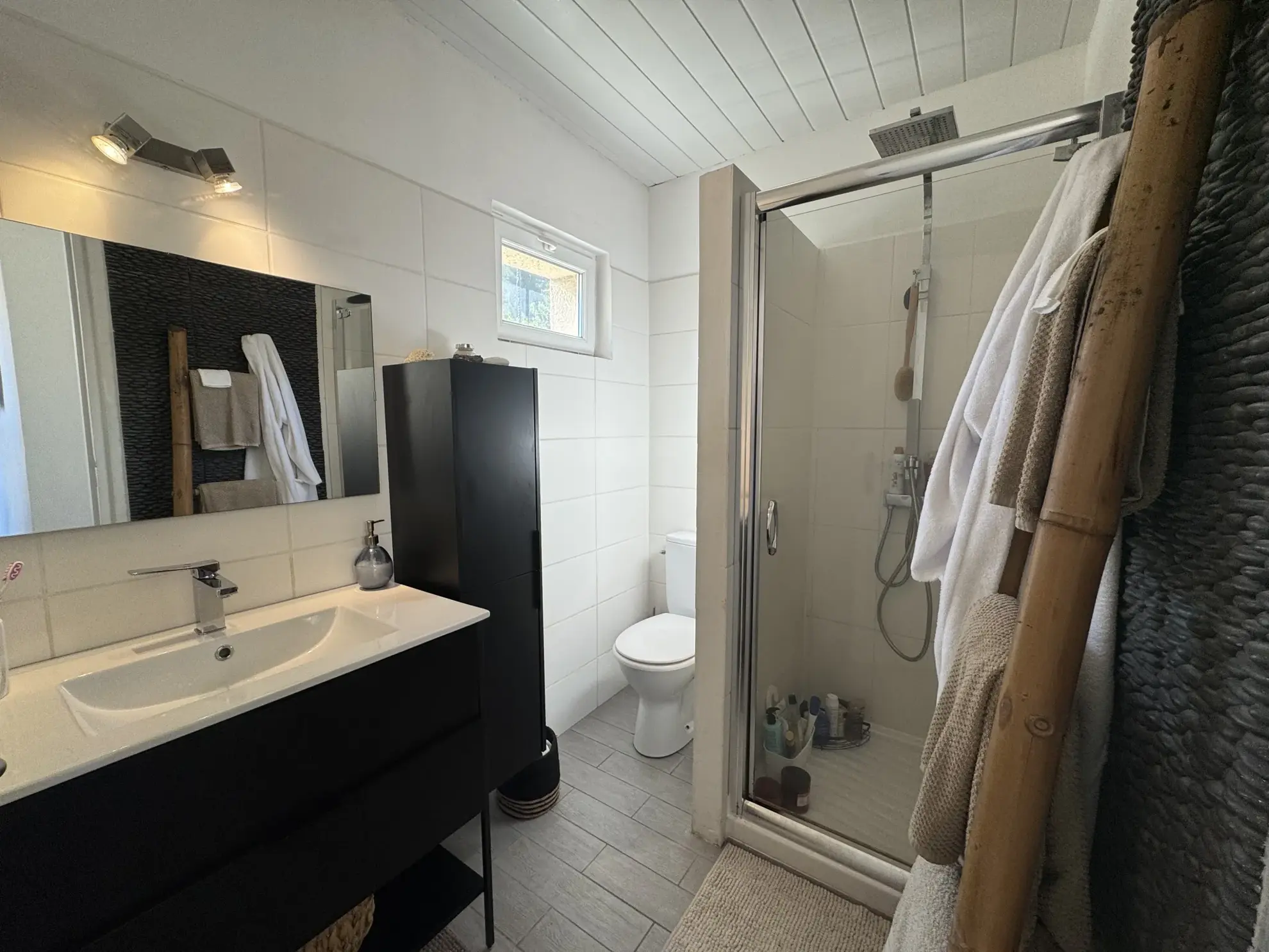 Maison rénovée avec cour à Nîmes Puech du Teil – 80 m², 2 chambres 