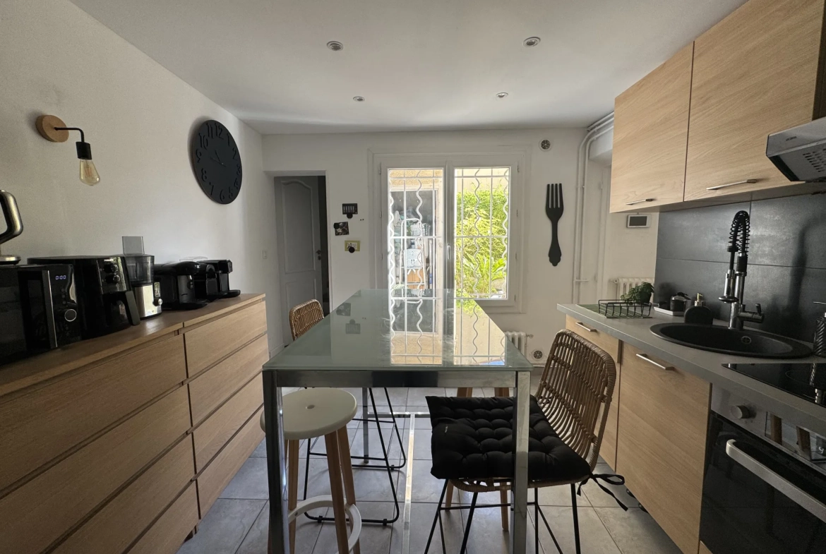 Maison rénovée avec cour à Nîmes Puech du Teil – 80 m², 2 chambres 