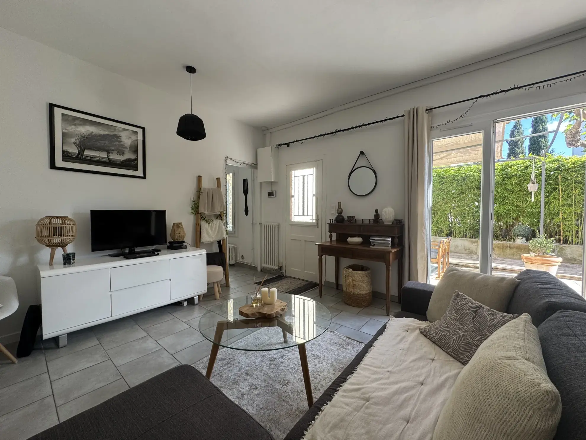 Maison rénovée avec cour à Nîmes Puech du Teil – 80 m², 2 chambres 